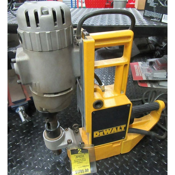 NEVER USED DISPLAY DEWALT MODEL DW154 MAGNETIC DRILL PRESS